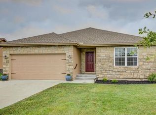 480 E Pawnee Ln, Gardner, KS 66030