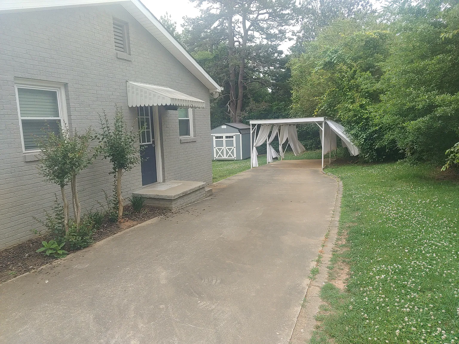 2 bed, 1.5 bath, 1113 sqft, $1,400 — Photo 2