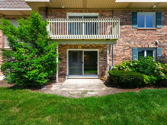 4th image of 6S080 Park Meadow Dr APT 9F