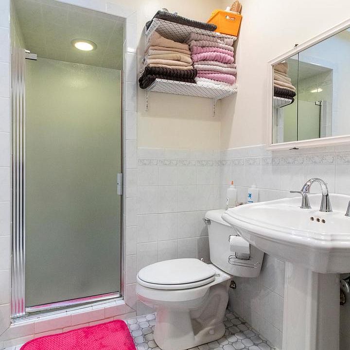 1st image of 5874 Henry Ave