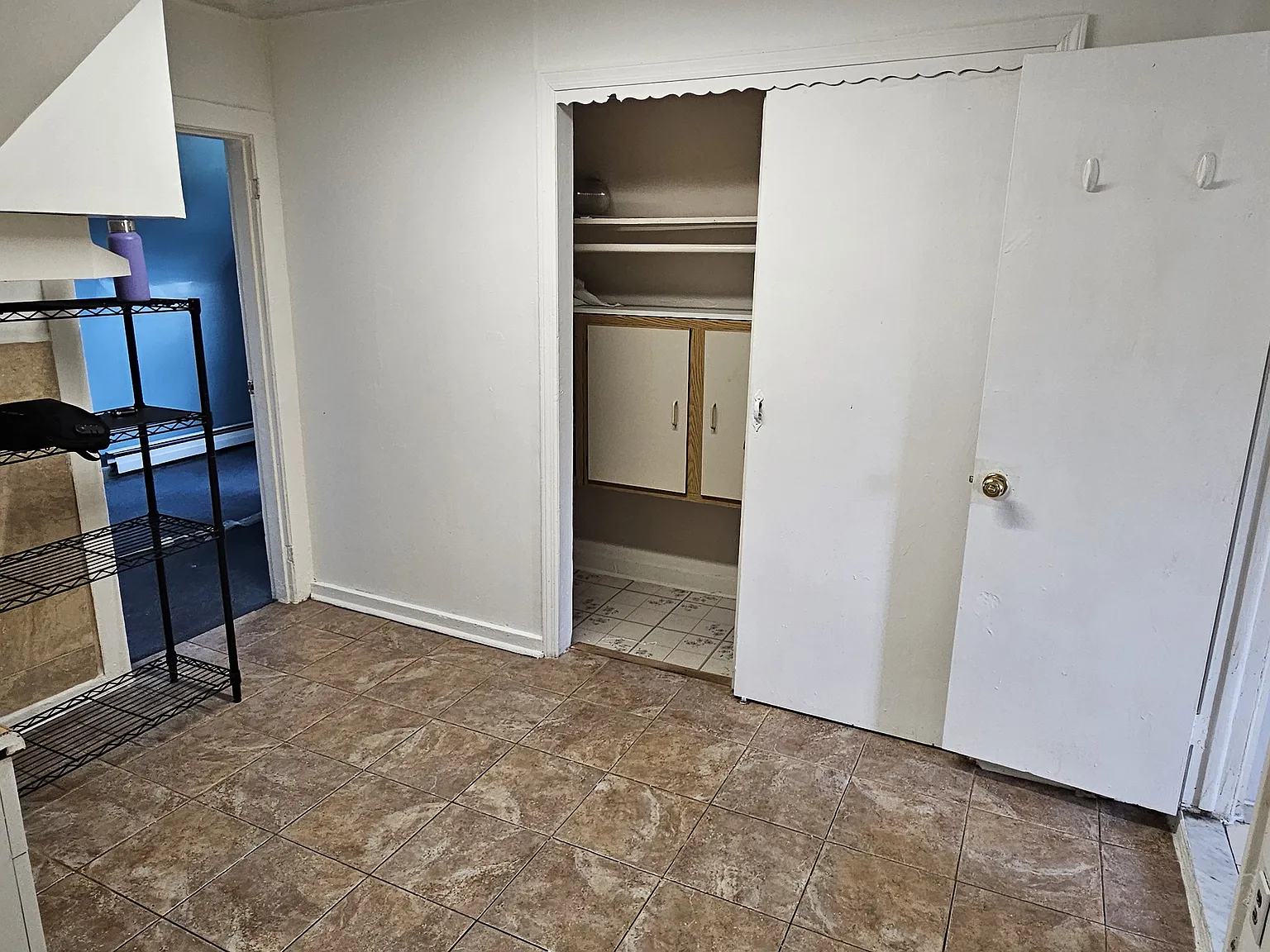 2 bed, 950 sqft, $1,400 — Photo 3