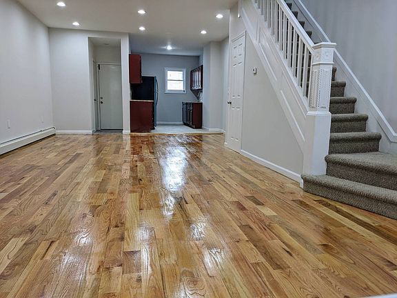 2nd image of 104 Saint 87 Ave