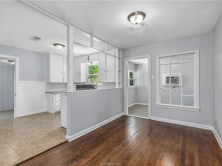 401 Dunn St — Photo 3