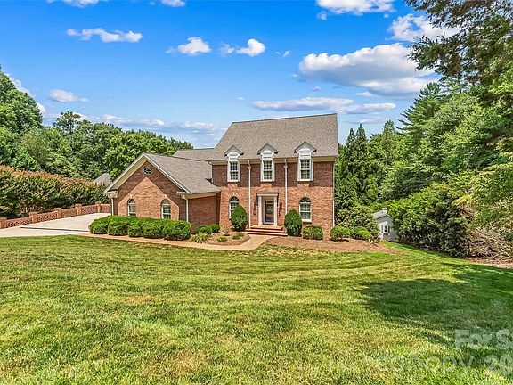 2nd image of 1778 Cedar Dr