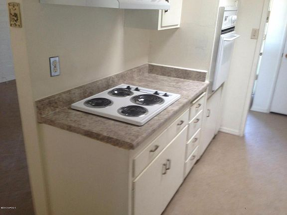 2nd image of 10634 W Connecticut Ave