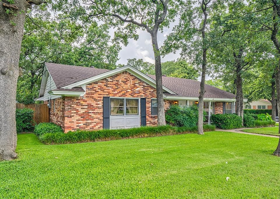 1713 Hurstview Dr, Hurst, TX 76054 Zillow