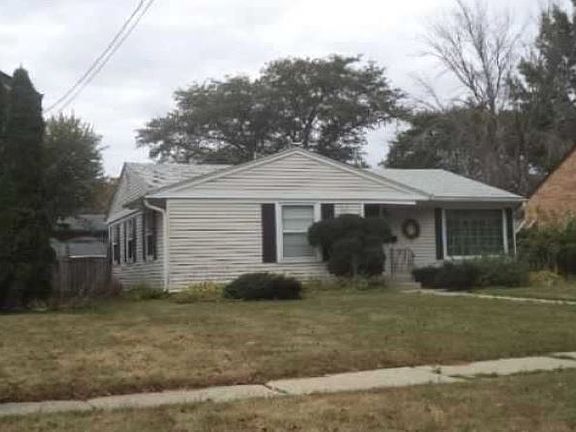 3rd image of 3428 Louise St