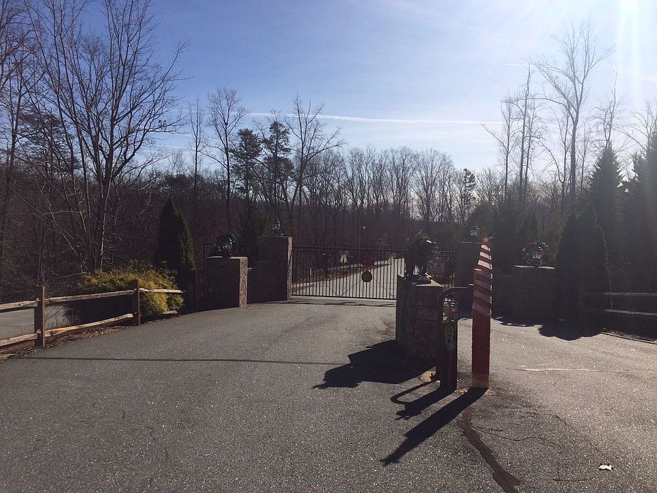 2nd image of 294 N Dakota Dr