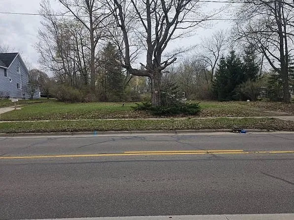 363 Granite St, Cadillac, MI 49601