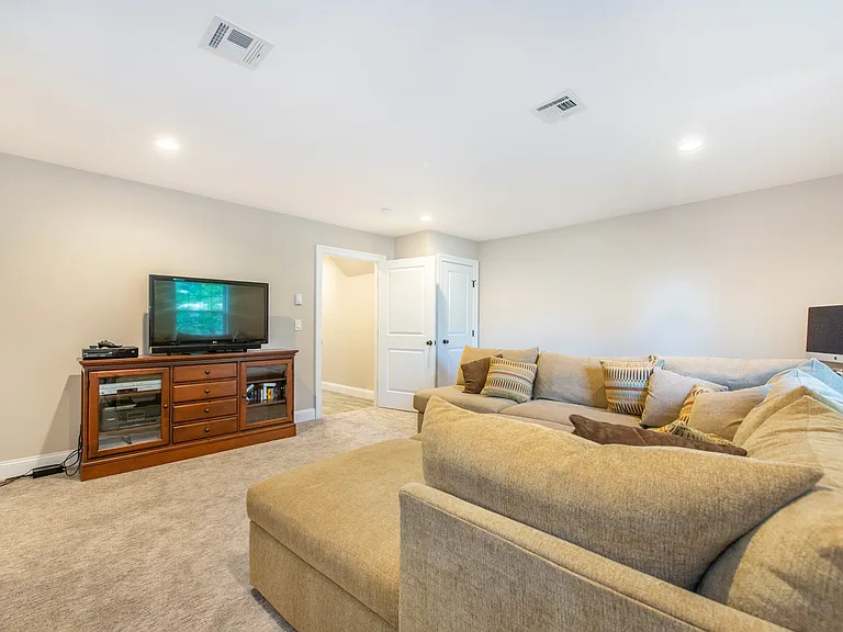6 Elm St #10 — Photo 16