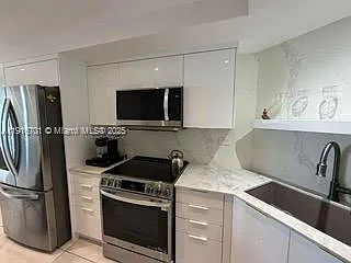 3111 N Ocean Dr #401 — Photo 8