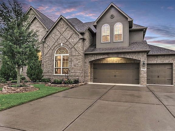 2nd image of 12950 Lake Parc Bend Dr