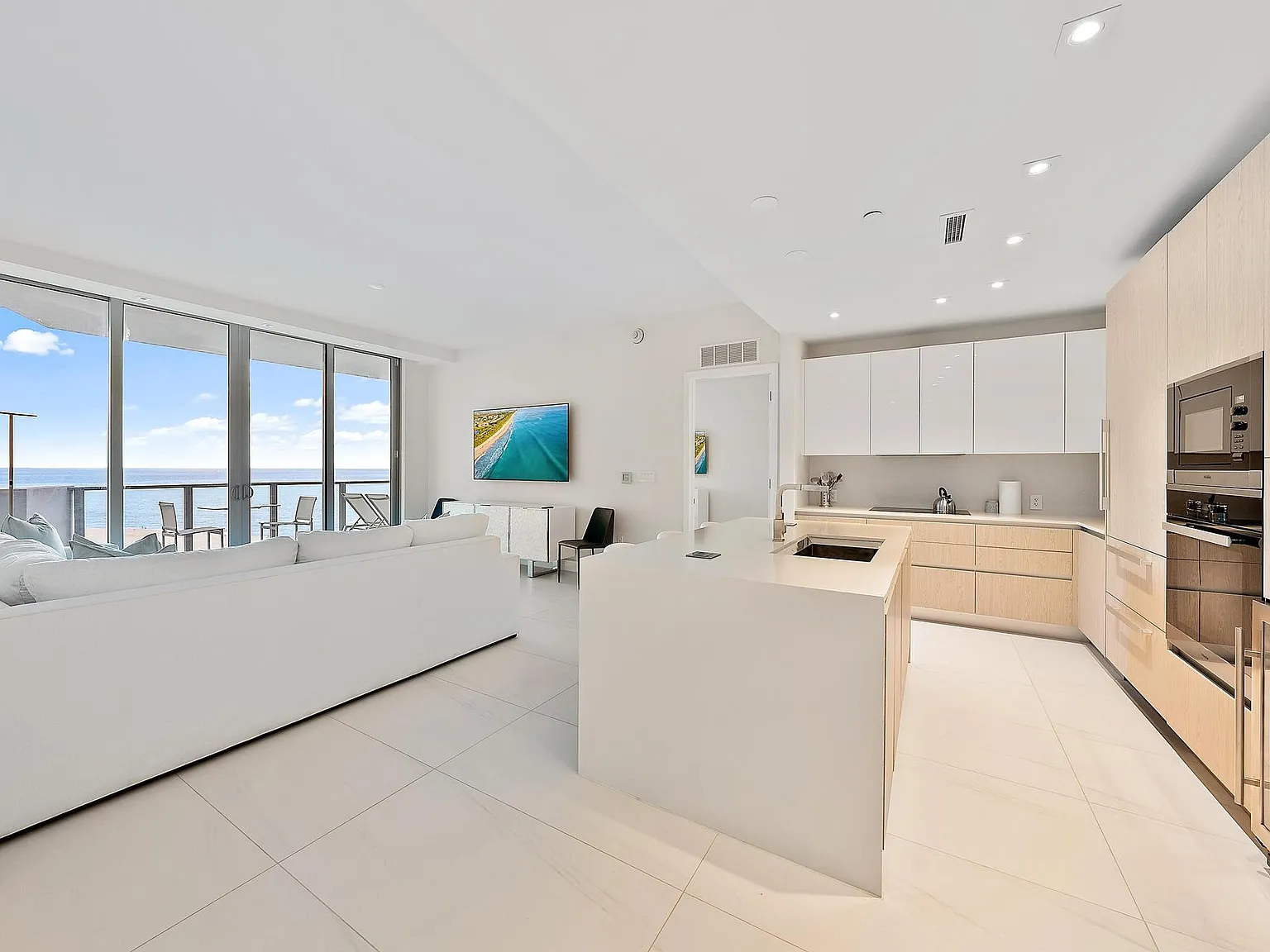 2 bed, 2.0 bath, 1341 sqft, $16,500 — Photo 4