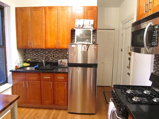 Rented by City Connections Realty | media 49