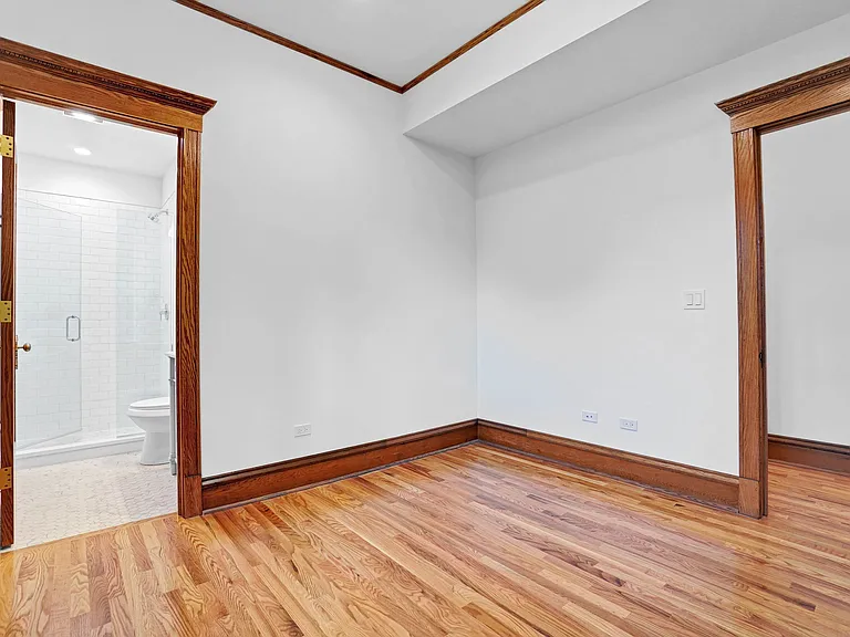 1233 N Hoyne Ave #2 — Photo 7