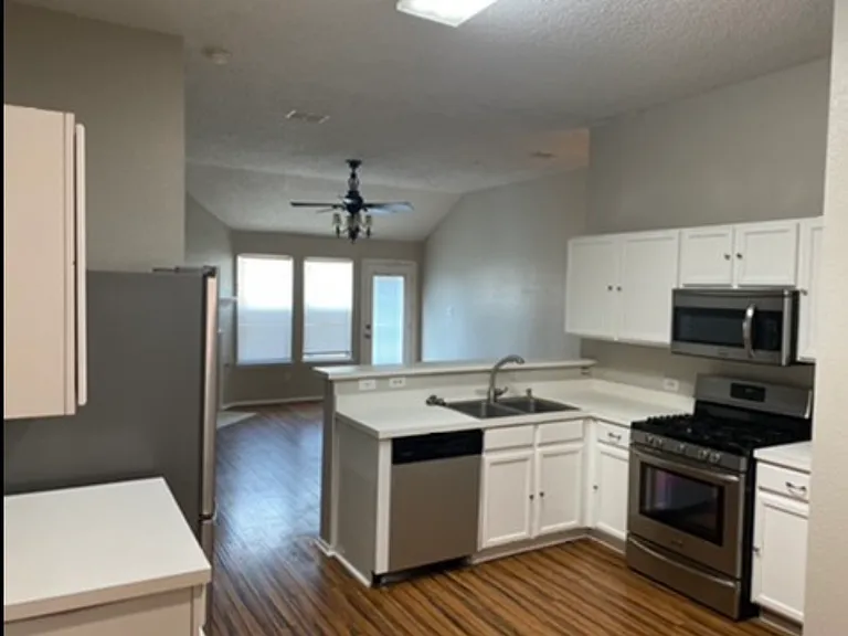 1108 Singletree Dr — Photo 8