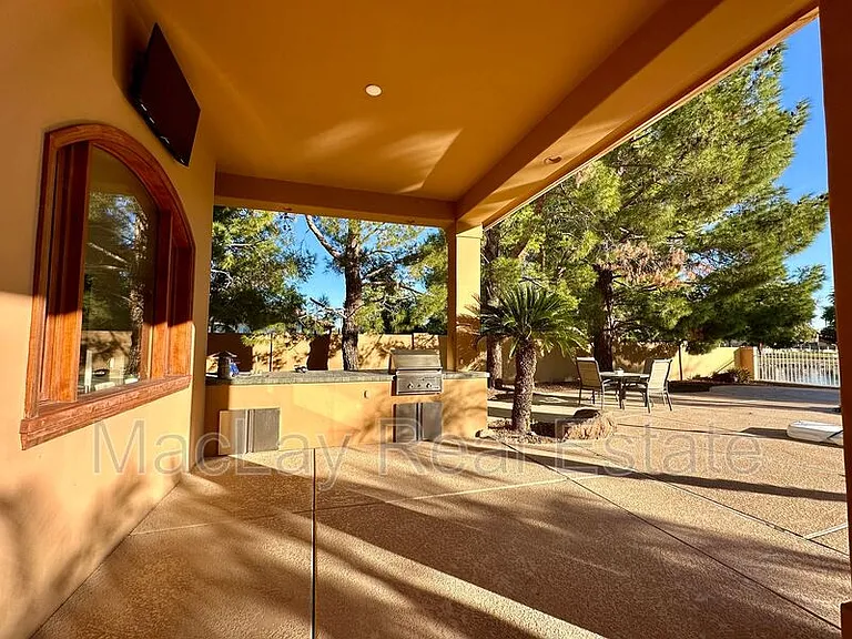 5711 W Linda Ln — Photo 37