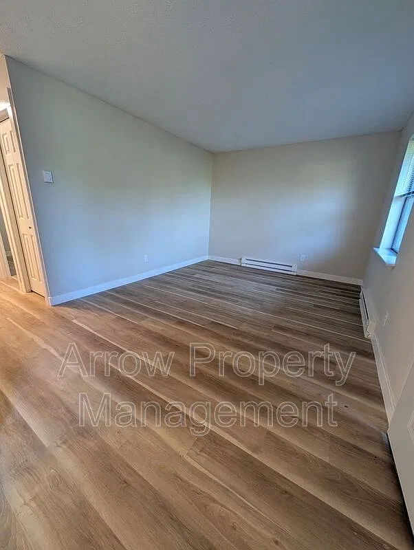 1 bed, 1.0 bath, $550 — Photo 3