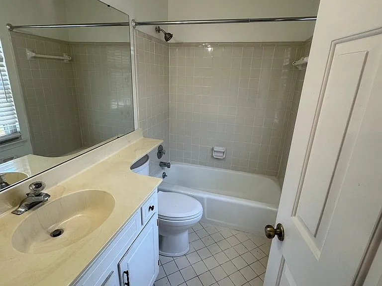 834 Brentwood Point — Photo 19