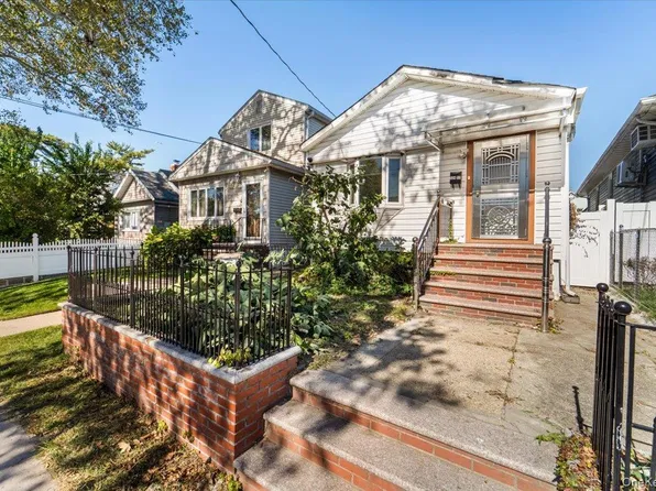 124-17 6th Avenue, College Point, NY 11356