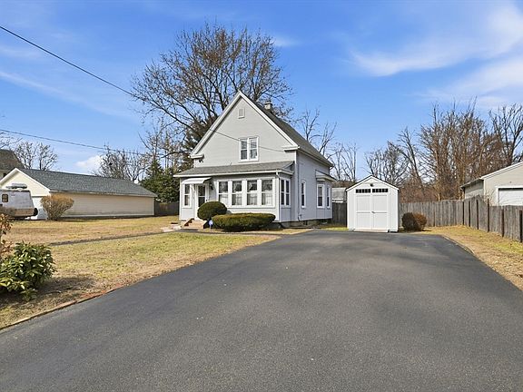 2nd image of 543 Lafleur Dr