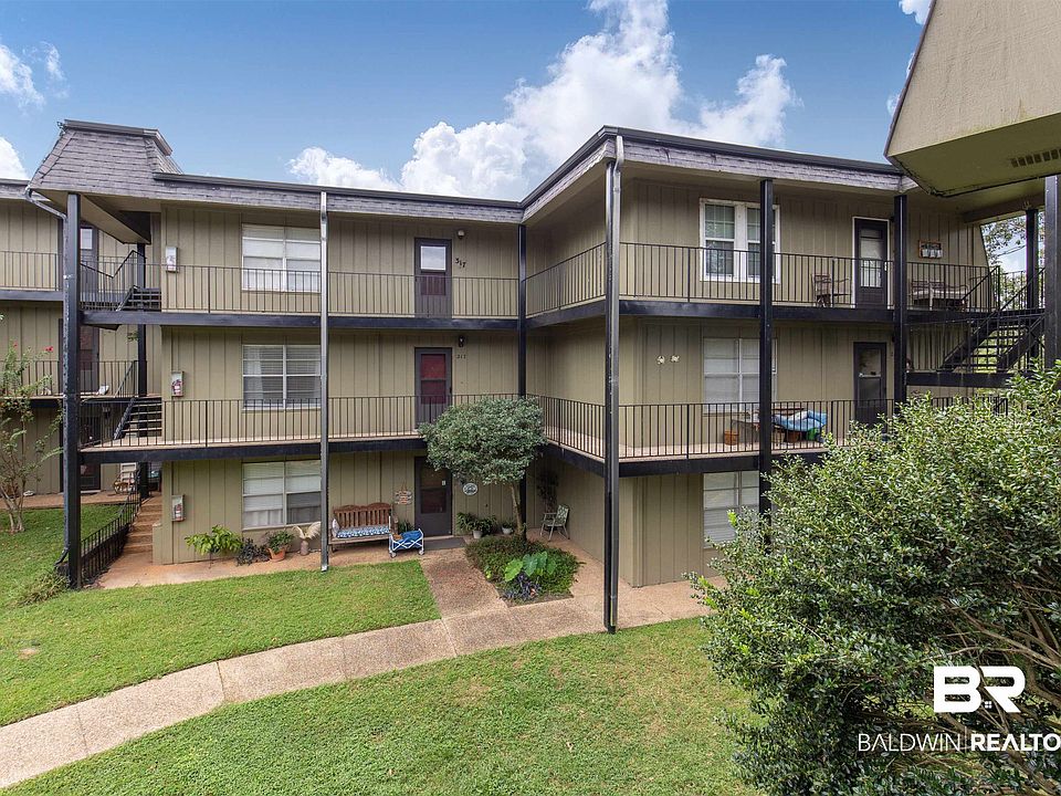 1st image of 217 Riverbend Dr #217