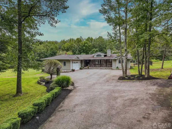 26 Gravel Hill Sptswd Rd, Monroe Township, NJ 08831