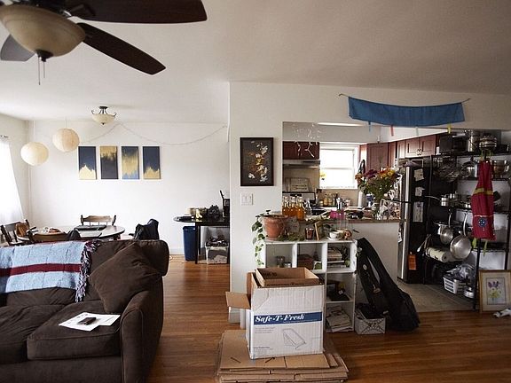 3rd image of 2561 48th St #2