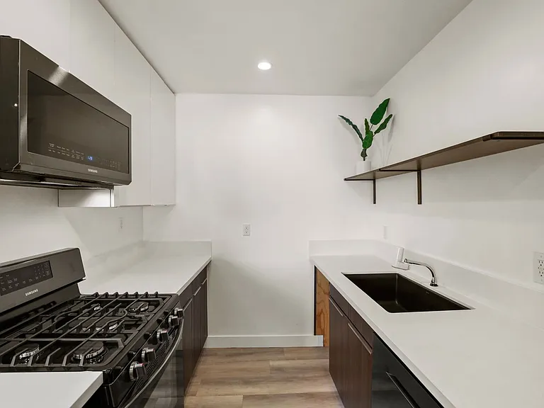 2561 W Avenue 30 — Photo 19