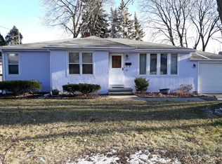 2005 Jourdain Ln, Green Bay, WI 54301