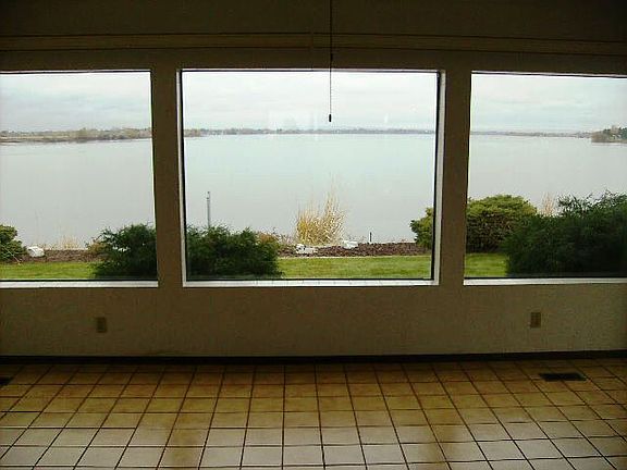 5th image of 2950 W Marina Dr