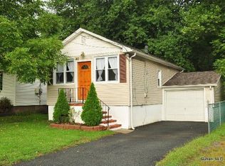 40 Park Dr, Oakland, NJ 07436