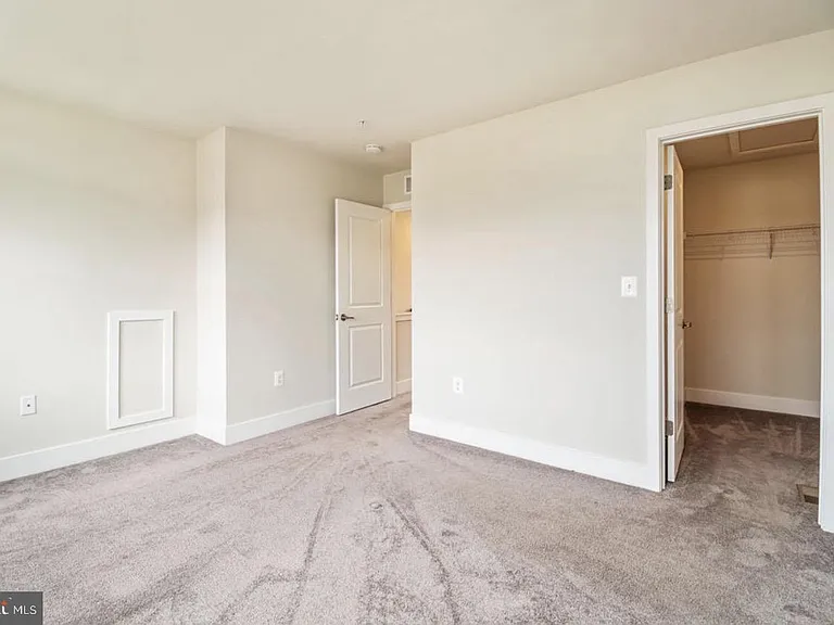 11687 Emily Dickinson Pl — Photo 31