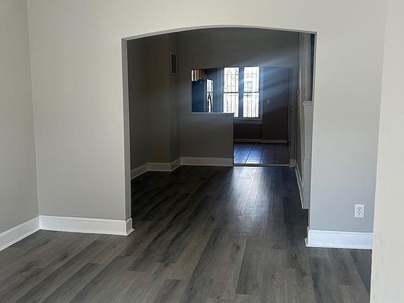 3rd image of 2650 Wilkens Ave