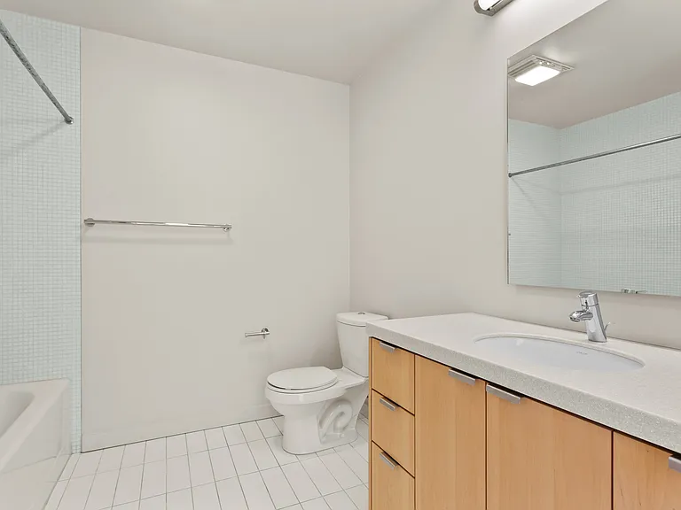 The Beverly — Photo 15