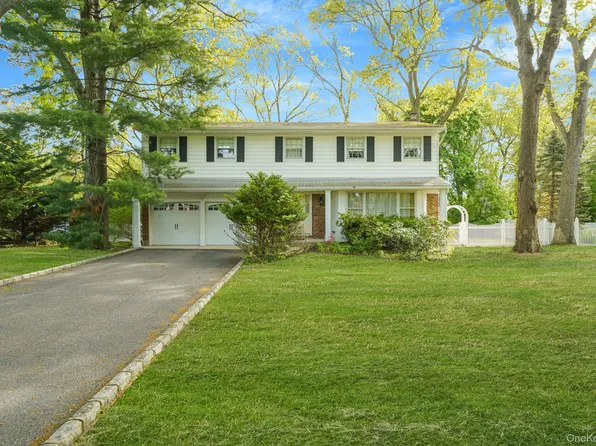 5 Old Landers Court, Smithtown, NY 11787