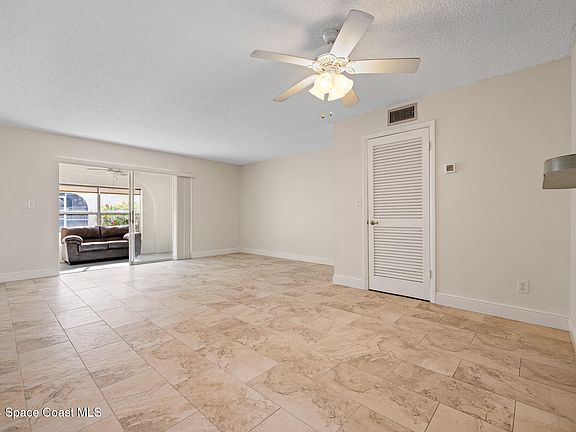5th image of 1045 Cheyenne Blvd APT 27
