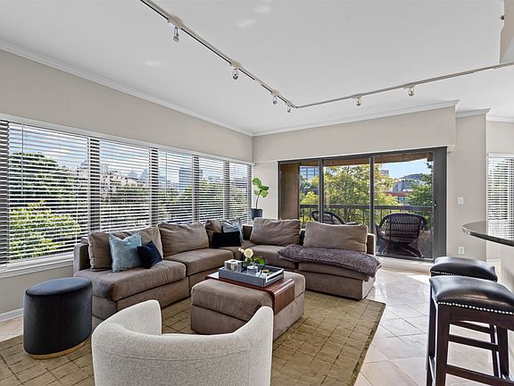2nd image of 3030 McKinney Ave APT 306