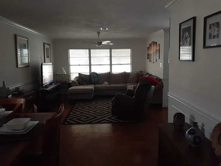 330 Aberdeen Ave — Photo 2