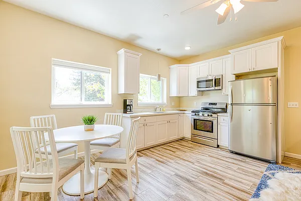718 Walnut Ave #B — Photo 10