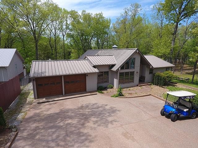 1st image of 862 Blue Springs Blvd