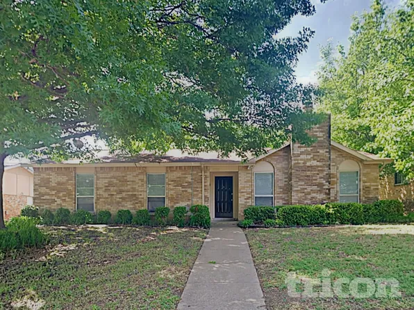 1226 Meadow Creek Dr, Lancaster, TX 75146
