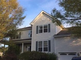 5 Stadelman Ct, Kendall Park, NJ 08824