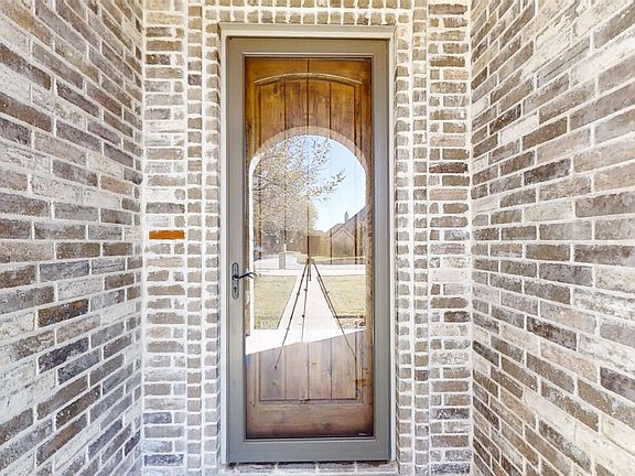 3rd image of 2918 Willow Ridge Cir