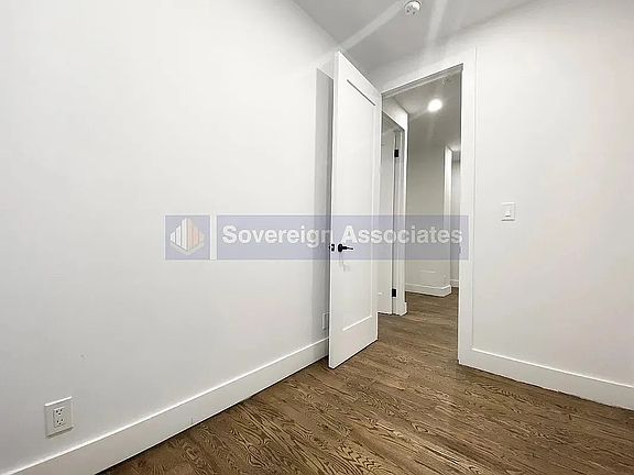 4th image of 3620 Broadway #A27