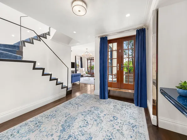 150 East 93rd Street PHW image 2 of 18