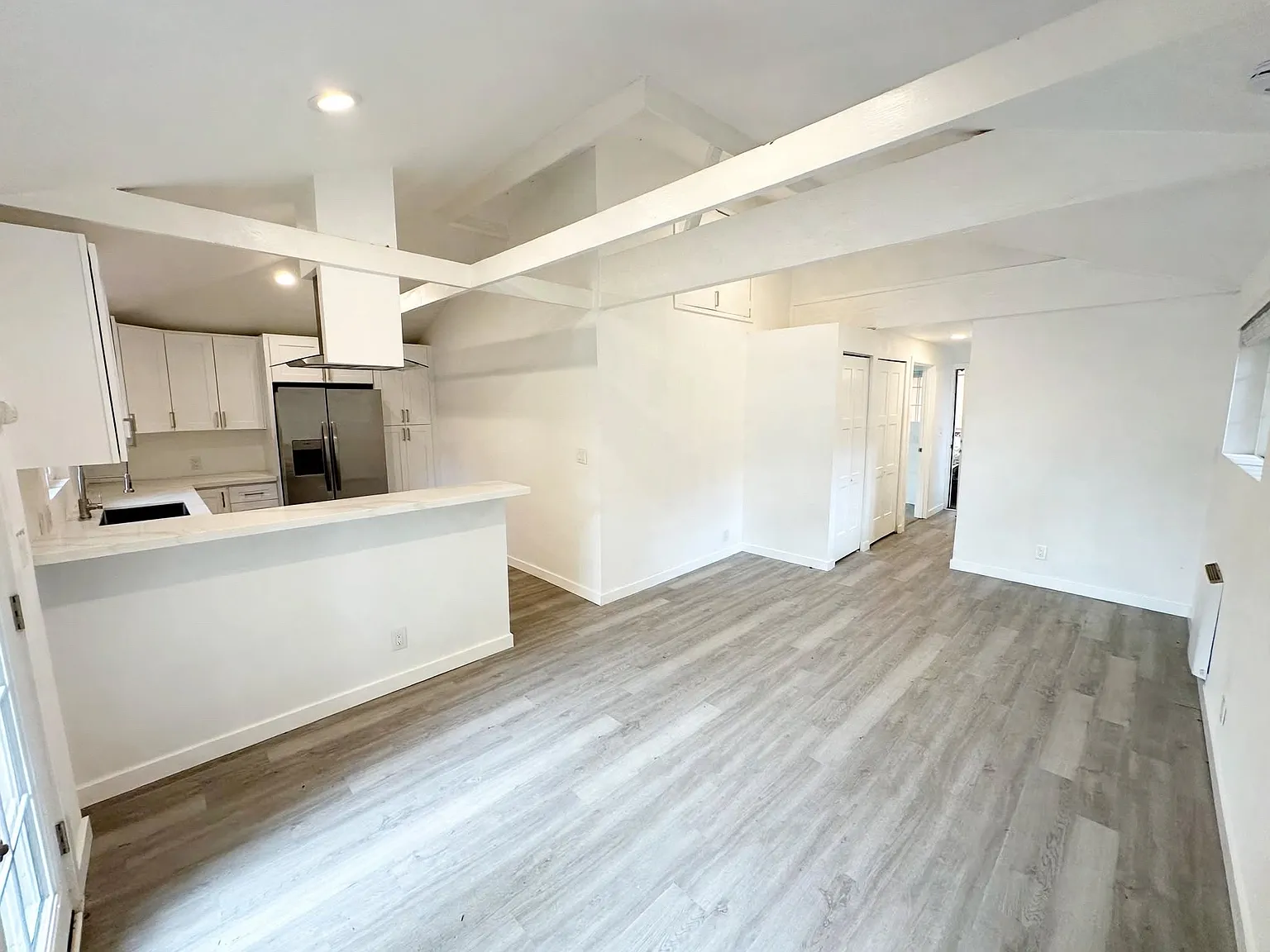 1 bed, 770 sqft, $1,950 — Photo 3