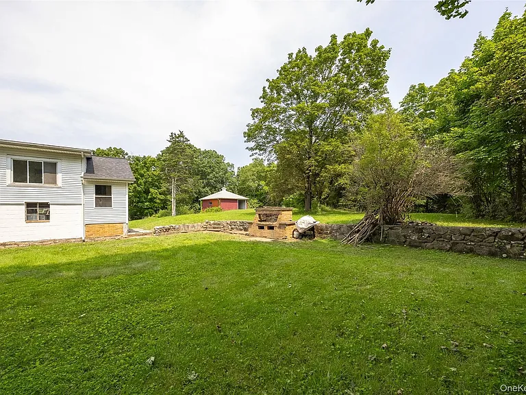216 Hobbs Ln #B — Photo 3