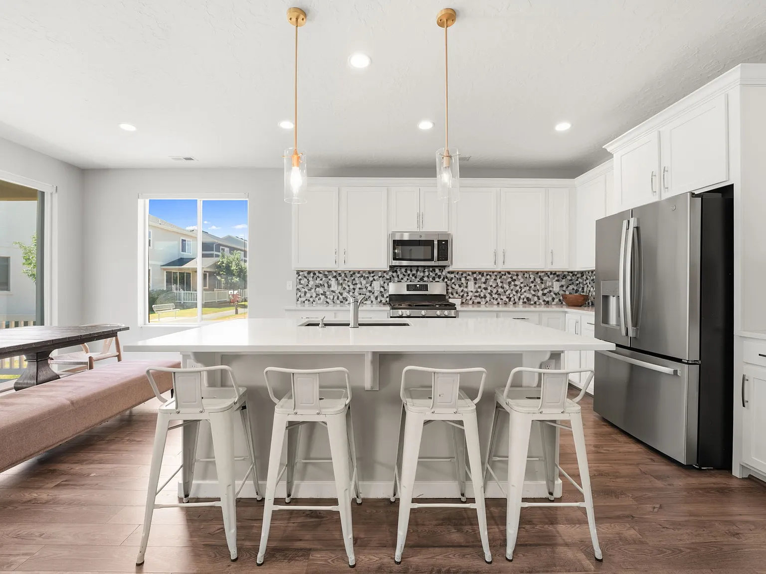 4 bed, 2665 sqft, $3,250 — Photo 3