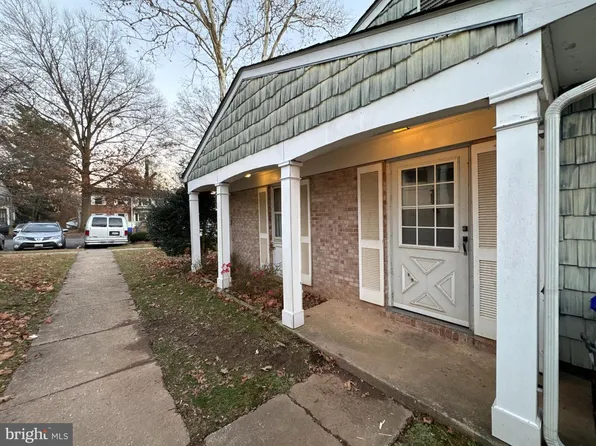 5501 Woodenhawk Cir, Columbia, MD 21044